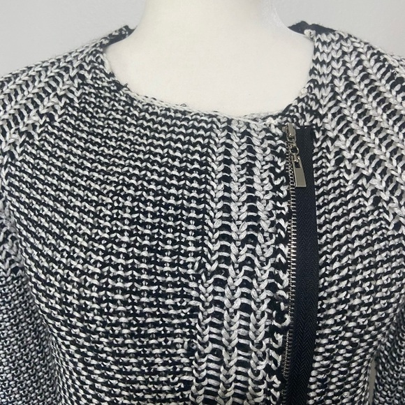 Lulumari women's M/L asymmetrical side zip open knit moto style sweater NWT - Picture 6 of 8
